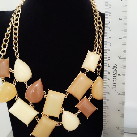 Cream Brown Statement Necklace and Bracelet set - Picture 8 of 12